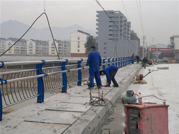 宣城不锈钢复合管护栏常见问题及解决方案